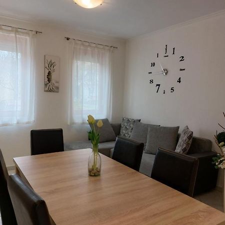 Apartmancentrum Gyula Buitenkant foto