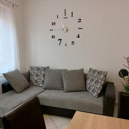 Apartmancentrum Gyula Buitenkant foto