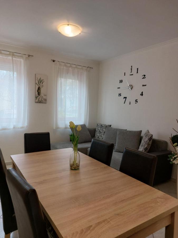 Apartmancentrum Gyula Buitenkant foto