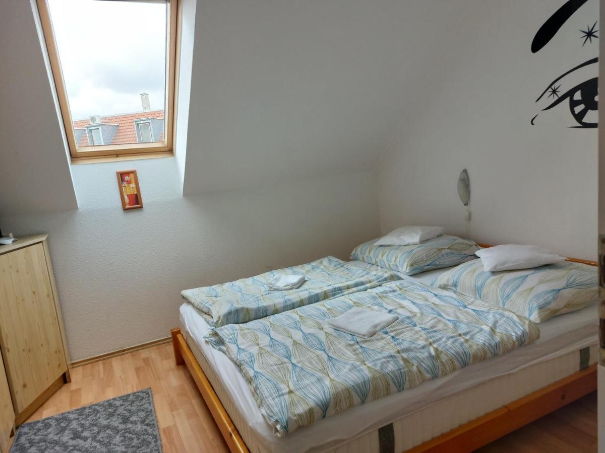 Apartmancentrum Gyula Buitenkant foto