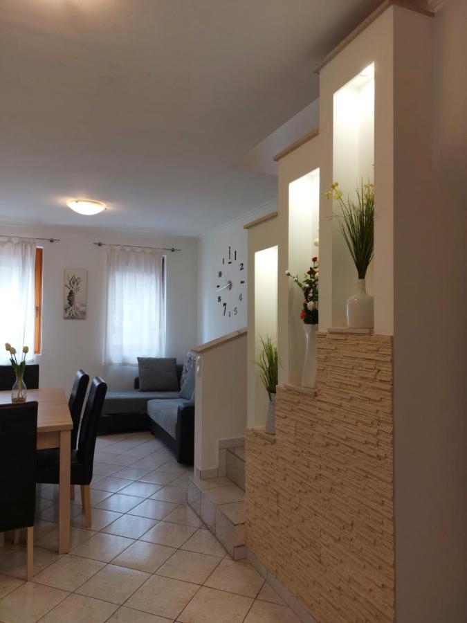 Apartmancentrum Gyula Buitenkant foto