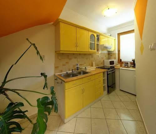 Apartmancentrum Gyula Buitenkant foto