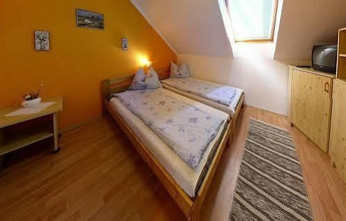 Apartmancentrum Gyula Buitenkant foto